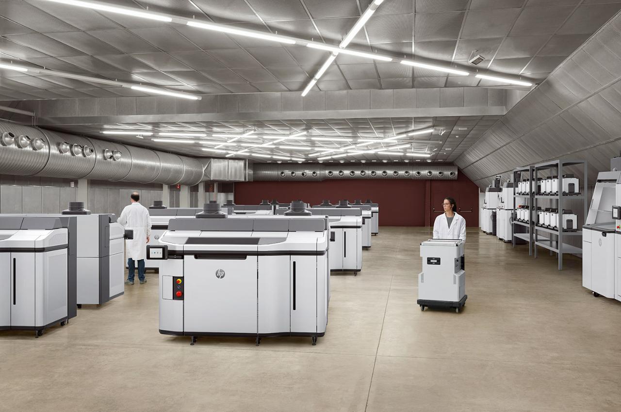 HP5 5200 3d Printer in a Manufacturing Setting